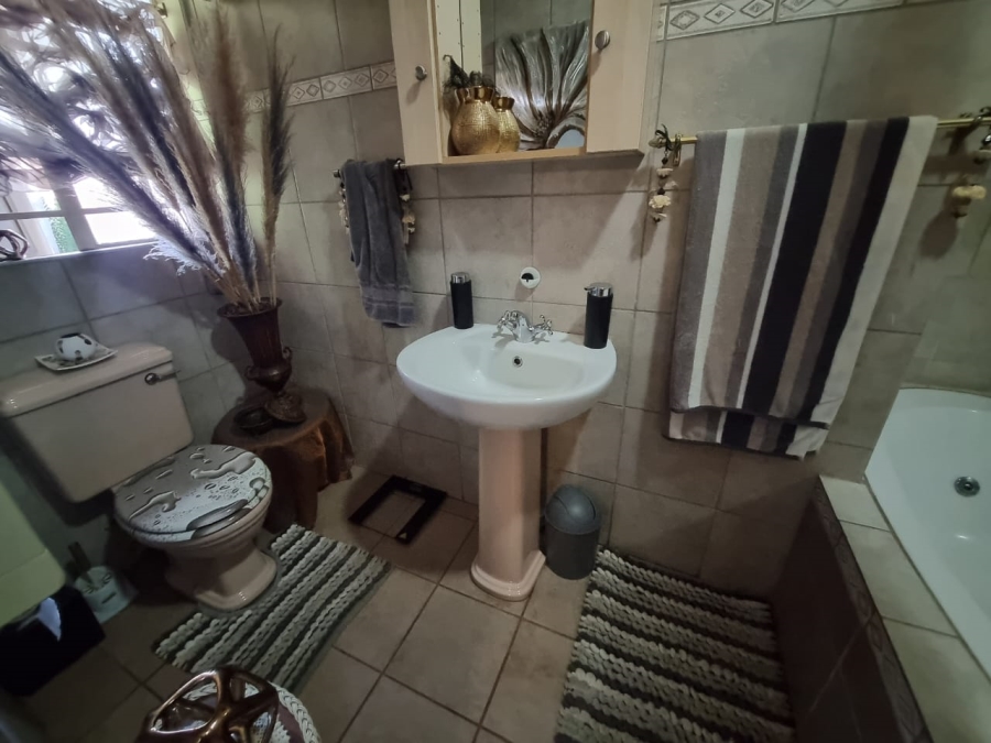 3 Bedroom Property for Sale in Oos Einde North West